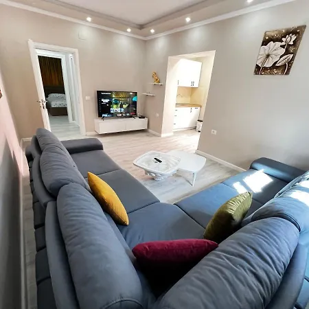 Golden Cherry 公寓 地拉那